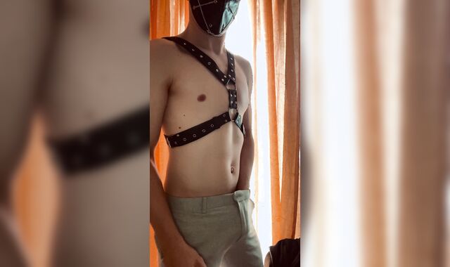 Attempting some leather belts on me