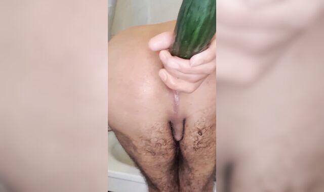 Hefty caboose get Cucumber.