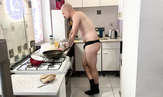 I am waiting for a paramour while my spouse is at work. I am the entire of the USRO liquid