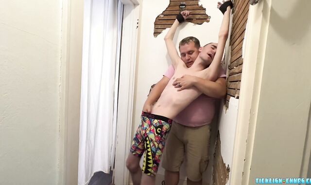 TicklishChubs: Dom Matt luvs his arms rambling around Spiritmonkeys slender bod