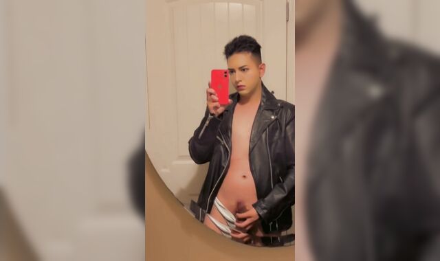 Fem lad in leather jacket masturbates off cut trunk and plays with his stud honeypot