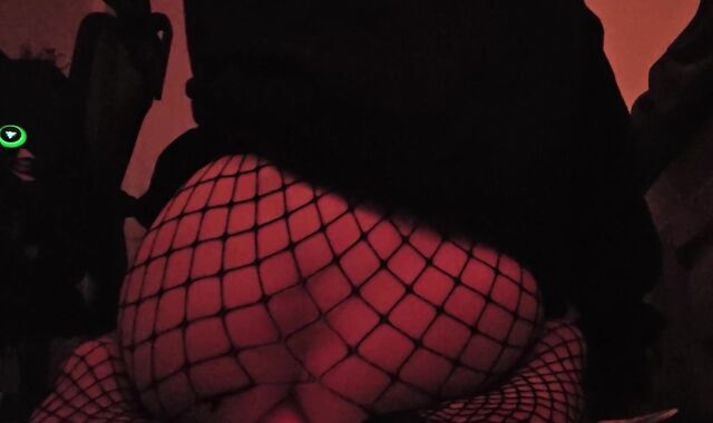 Femboy Sits On XXL Fuck stick