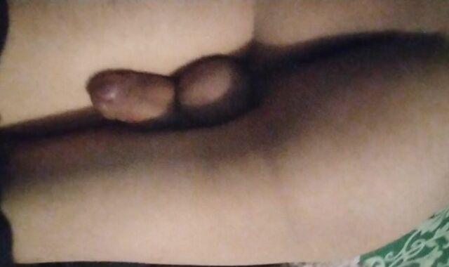 Mostrando mi cuerpo afeminado