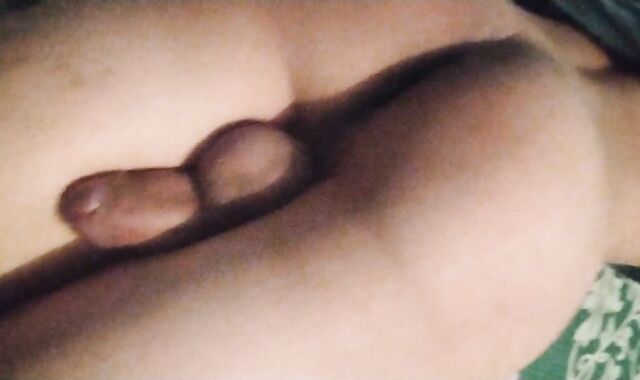 Mostrando mi cuerpo afeminado