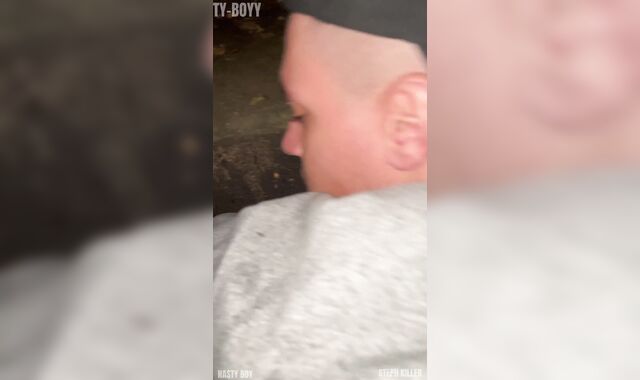 Jeune lad bien chaud se fait baiser dans capotes dehors , Stephkiller et Nastyboy