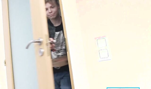 Crazy Sweeties Liam P And James T Gargle Their Hefty Stiff Beefsticks!