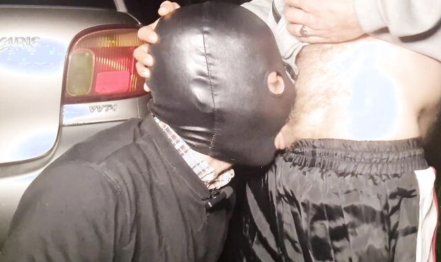 2 JIZZ FLOWS INBETWEEN 2 SUPERSLUTS!!!