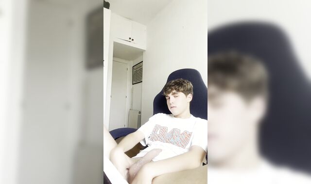 Naughty Youngster Gives His Man meat a Slow, Raw Rubdown