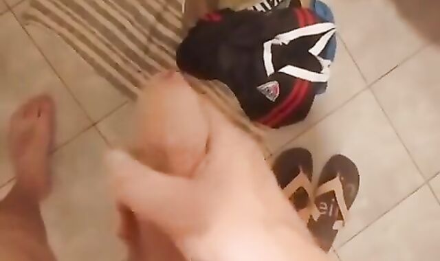 Brit Muddy Chat Guide: Uncut Pecker Rubdown (Fapping Time)