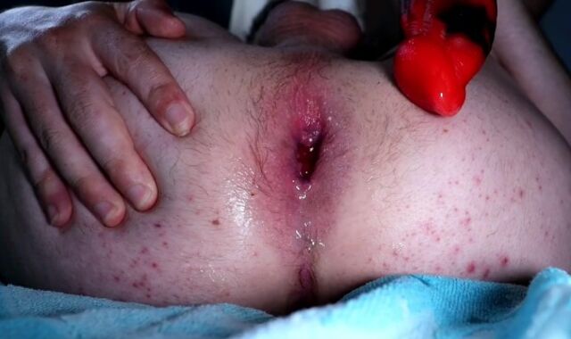 Widely opened dude cooch and shrieking