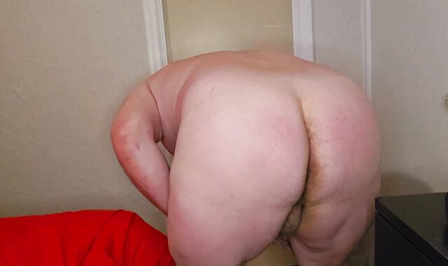 Kneeing the Farts Out!