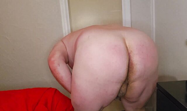 Kneeing the Farts Out!