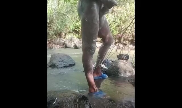 Fapping meaty ebony pecker while douche outdoors part1