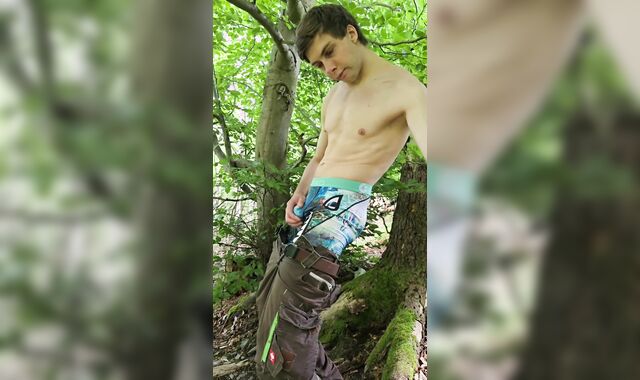 Couldn't stand against the urge, my got sooo rock-hard, the ants got kinky too