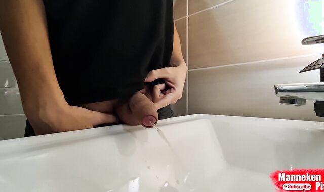 A yam-sized dosage of urine in the washbasin from a stud