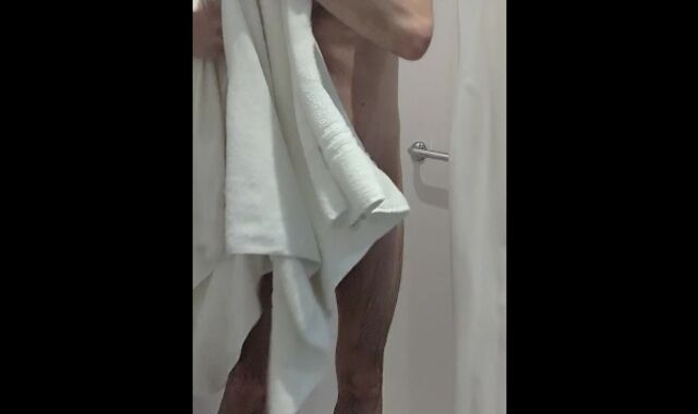 Hidden cam Douche (d)