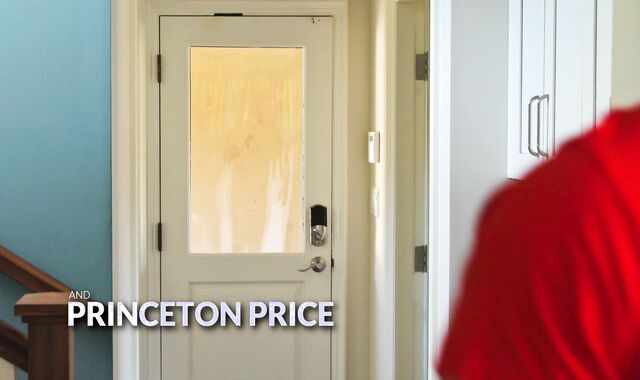 Next Door Moist: Anxious Vulvas Share Secrets