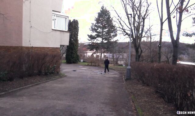 Czech Hunter: Impatient Display-off with a Lovely Physique