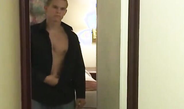 Next Door Masculine: Scoring With The Ambling Adonis