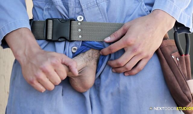 Next Door Originals: Electro-stimulation Inbetween Drake and Colton