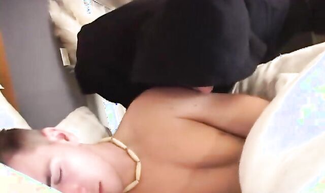 Next Door Friends: When Currency Chats, Culo is the Reaction