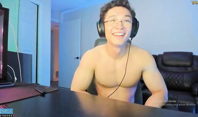 Abbuddy920236 Showcase aperture And man gravy