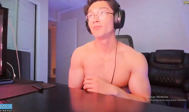 Abbuddy920236 Showcase aperture And man gravy