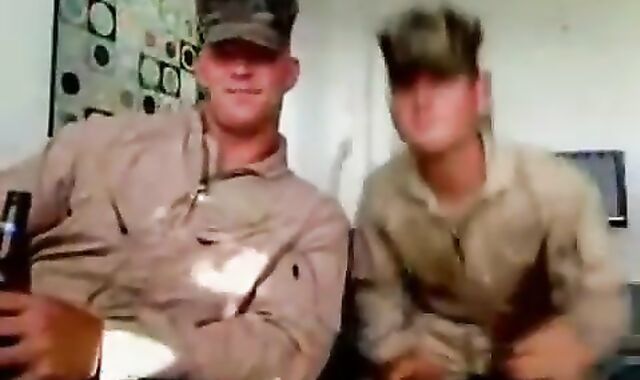 MILITARES FAZENDO PUTARIA NA webcam - AMADOR