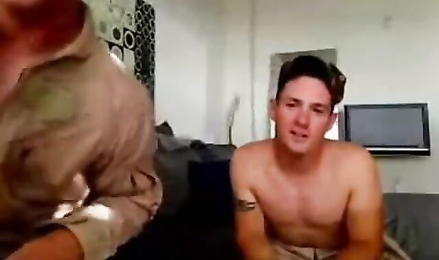 MILITARES FAZENDO PUTARIA NA webcam - AMADOR