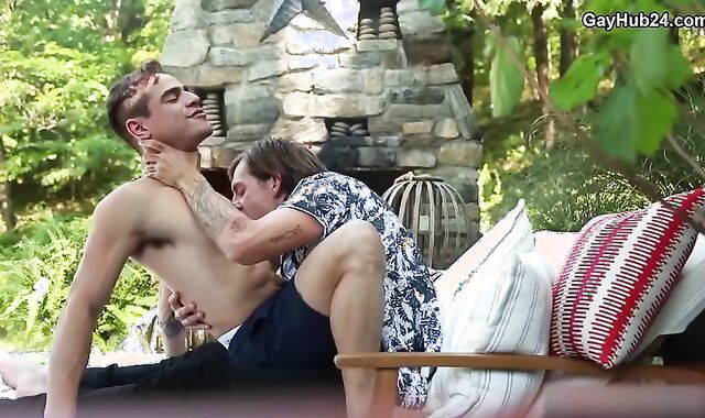 Fledgling senses in need of stuffing stiff