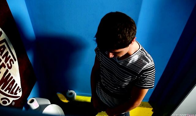 Next Door Twunk: Paul Takes on Jake's Uncontrollable Stiff-On