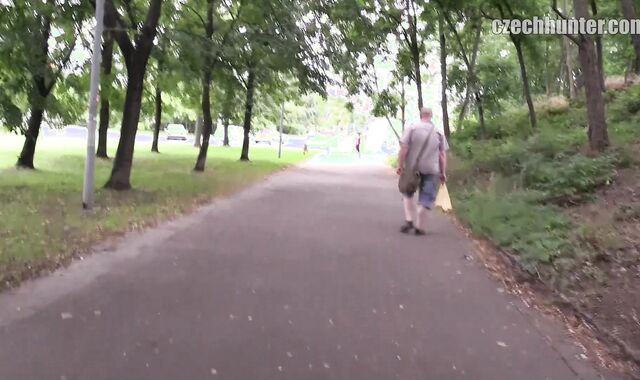 Czech Hunter: Ambidextrous Blessing Unknowingly Tested