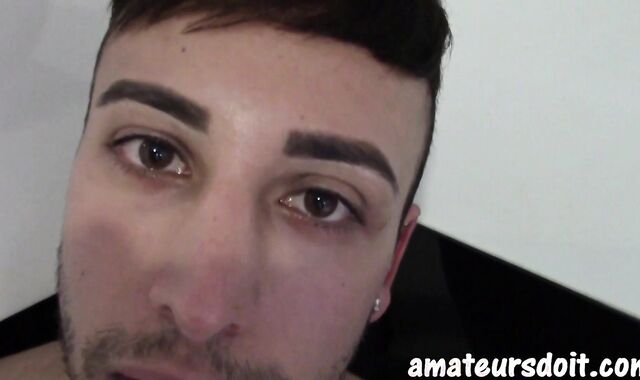 AmateursDoIt - Muscly Kandy Kane