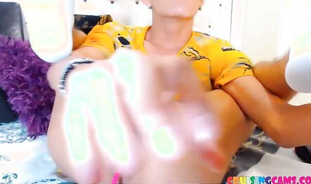 Babeface teenie Loves Selfsucking On Cruisingcams.com