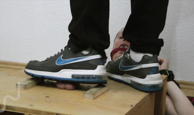 Eggs Stomping Makes uber-sexy Pancakes (sack Stomped In Cell, also Postcum)