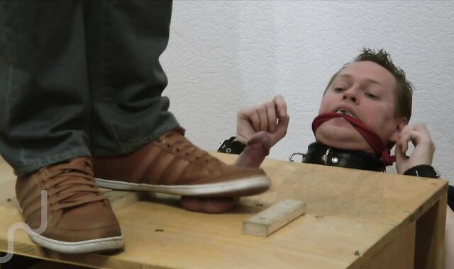 Eggs Stomping Makes uber-sexy Pancakes (sack Stomped In Cell, also Postcum)