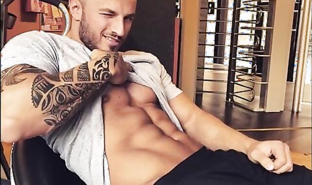 Me Wishing My Neighbors W Ould witness Me And strike Me