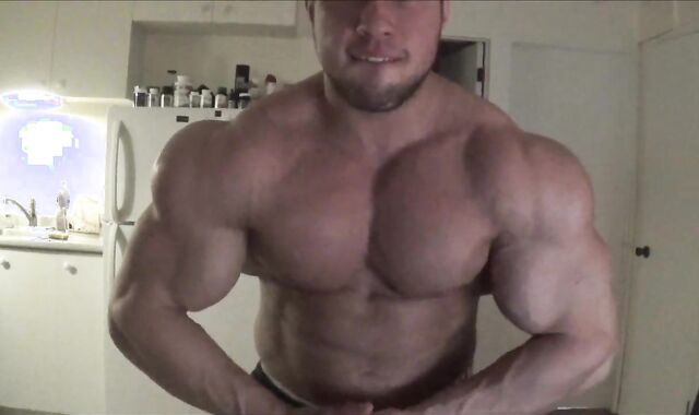 Bodybuilder webcam