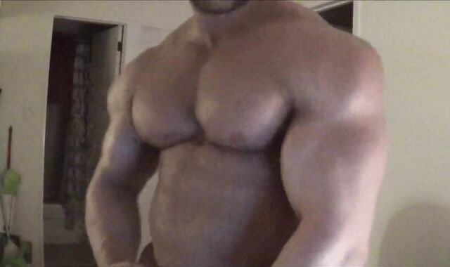 Bodybuilder webcam
