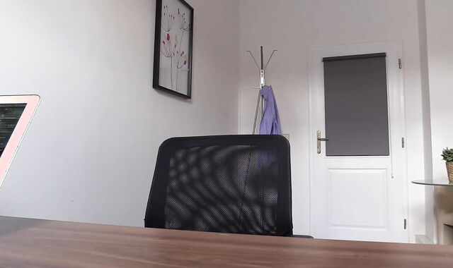 Sloppy Scout: Currency Converse with a Otter