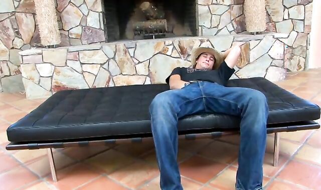 Next Door Mates: Mess-Lovin’ Pals Make Memories