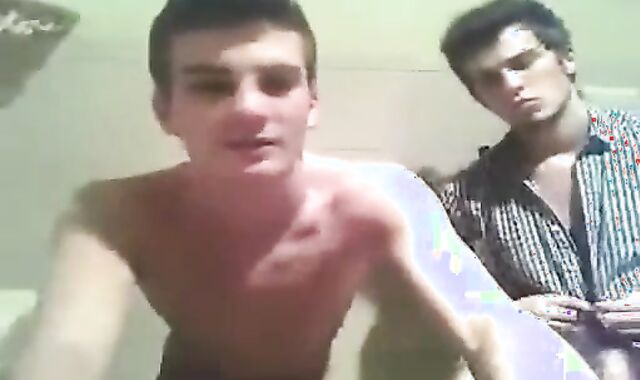 MAGRINHOS FODENDO NA camera