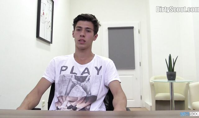 Sloppy Scout: Beach-Dude's Sneer Opens Retail Door