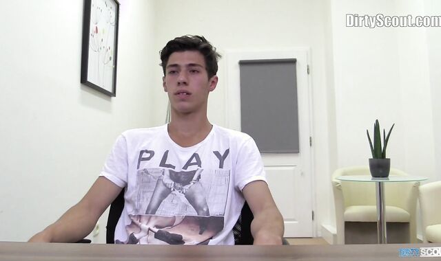 Sloppy Scout: Beach-Dude's Sneer Opens Retail Door