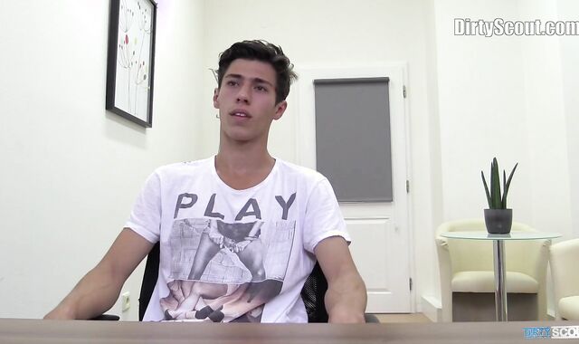 Sloppy Scout: Beach-Dude's Sneer Opens Retail Door