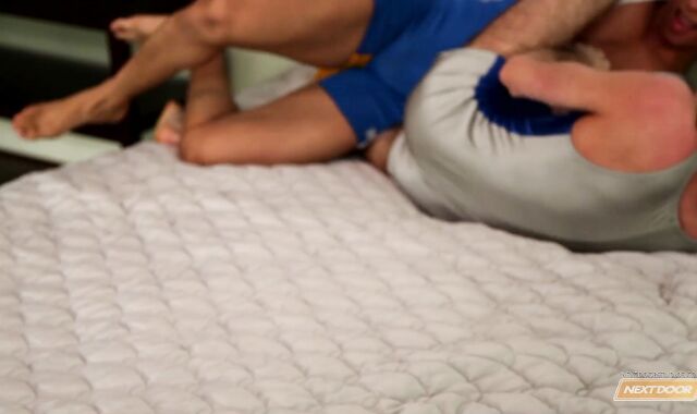 Next Door Twunk: Degustating Each Other's Jummy Handles