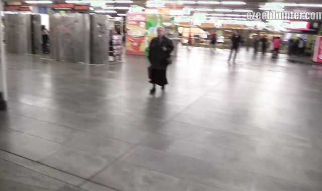 Czech Hunter: Hunting in the Rain for His Seduction