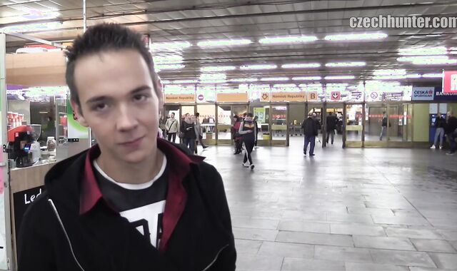 Czech Hunter: Hunting in the Rain for His Seduction