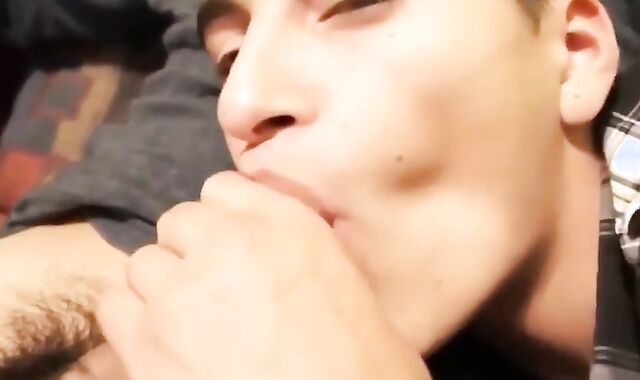 Japanese guy blow-job-service money-shot