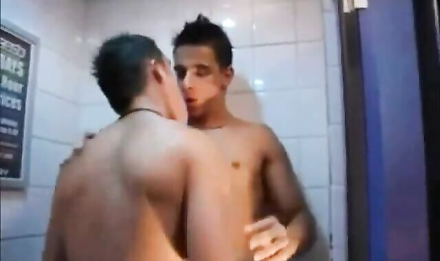 Tw-nks plough At The Bar